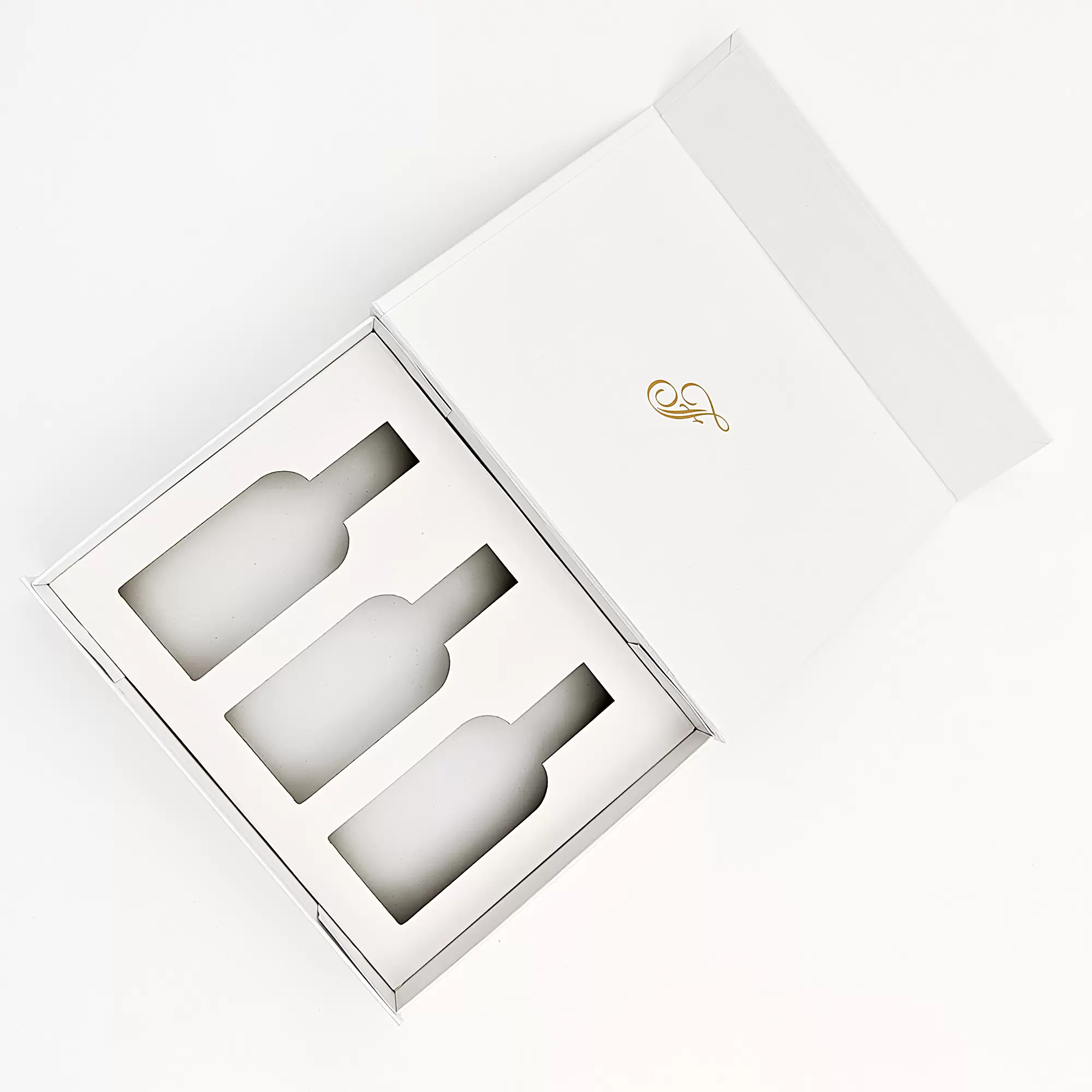 Wine bottle gift packaging with protective inner layout for presentation sets
